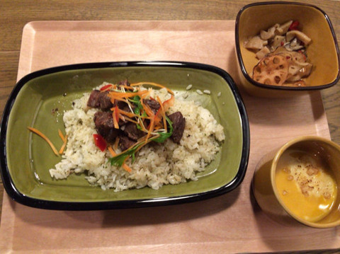 サンルーアパートメンと２