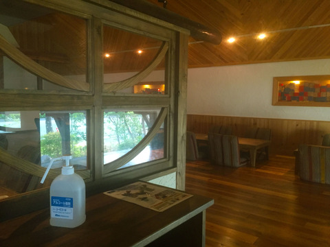 ベルベジ　店内　小上がり座敷