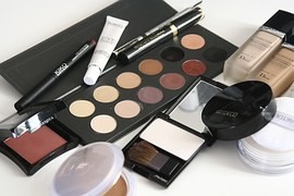 cosmetics-1063134__180