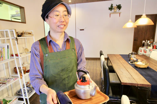 宵待食堂オーナー