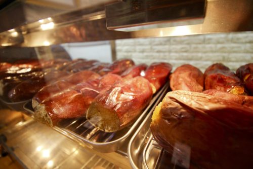 焼き芋ショーケース