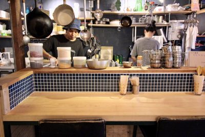 養生カレー店内3