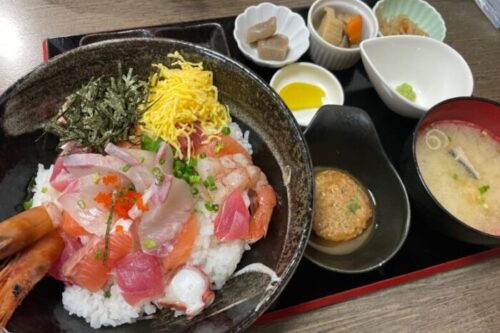 【菊陽町】ドカ盛り海鮮丼がたったの1,450円！？爆安海鮮丼御膳が味わえる「うま魚」のコスパに仰天！