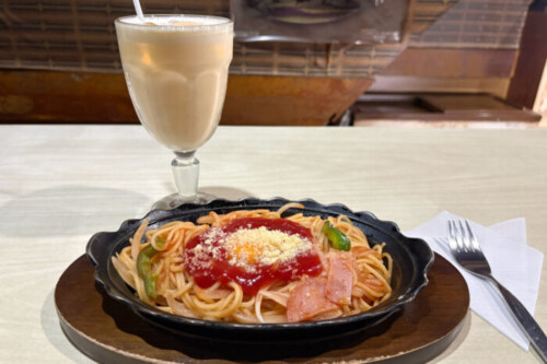 【熊本市中央区】昔ながらの喫茶店で味わう！熱々鉄板ナポリタンとミルクセーキ「喫茶ミミ」
